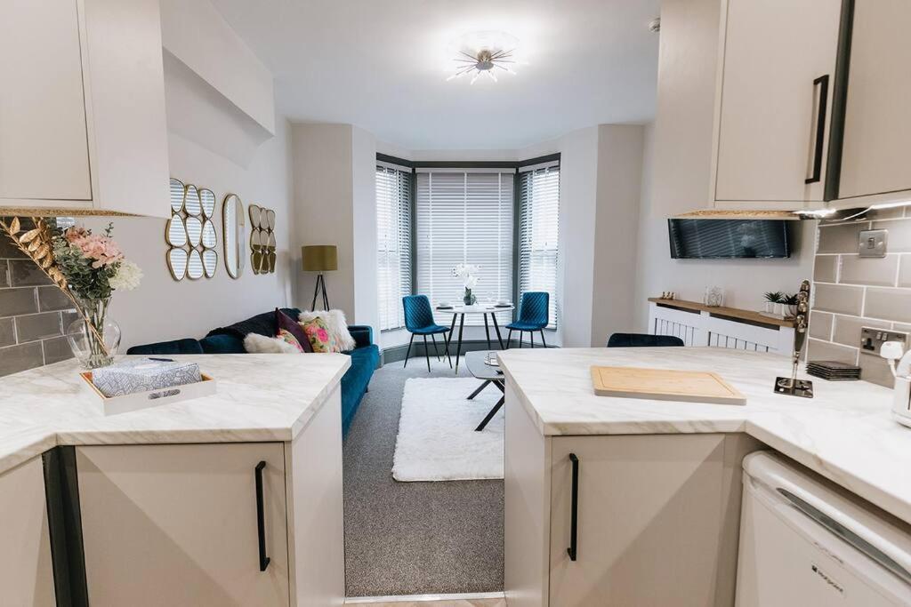 Grove House No.07 - Luxury Apartment Close To The Llandudno Beach エクステリア 写真